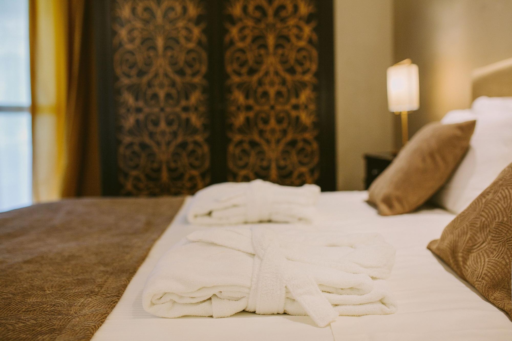 Hotel Piccola Vela デセンツァーノ・デル・ガルダ エクステリア 写真